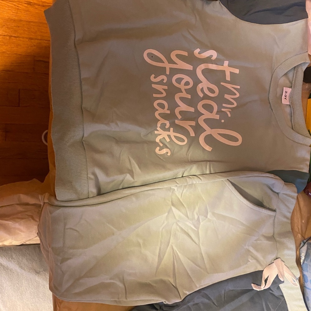 Posh Green Matching Athletic Set with Seamless Design